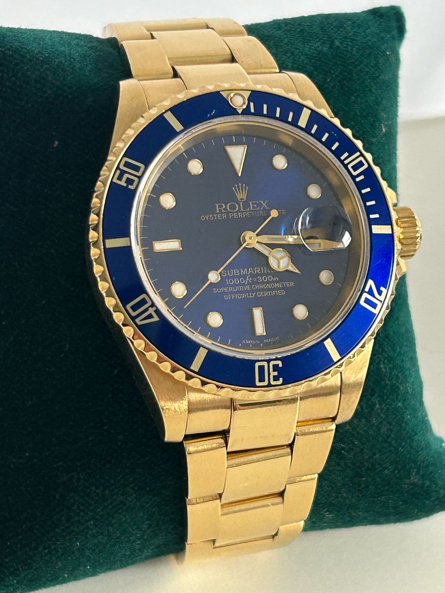 Rolex submariner 16618 no holes case