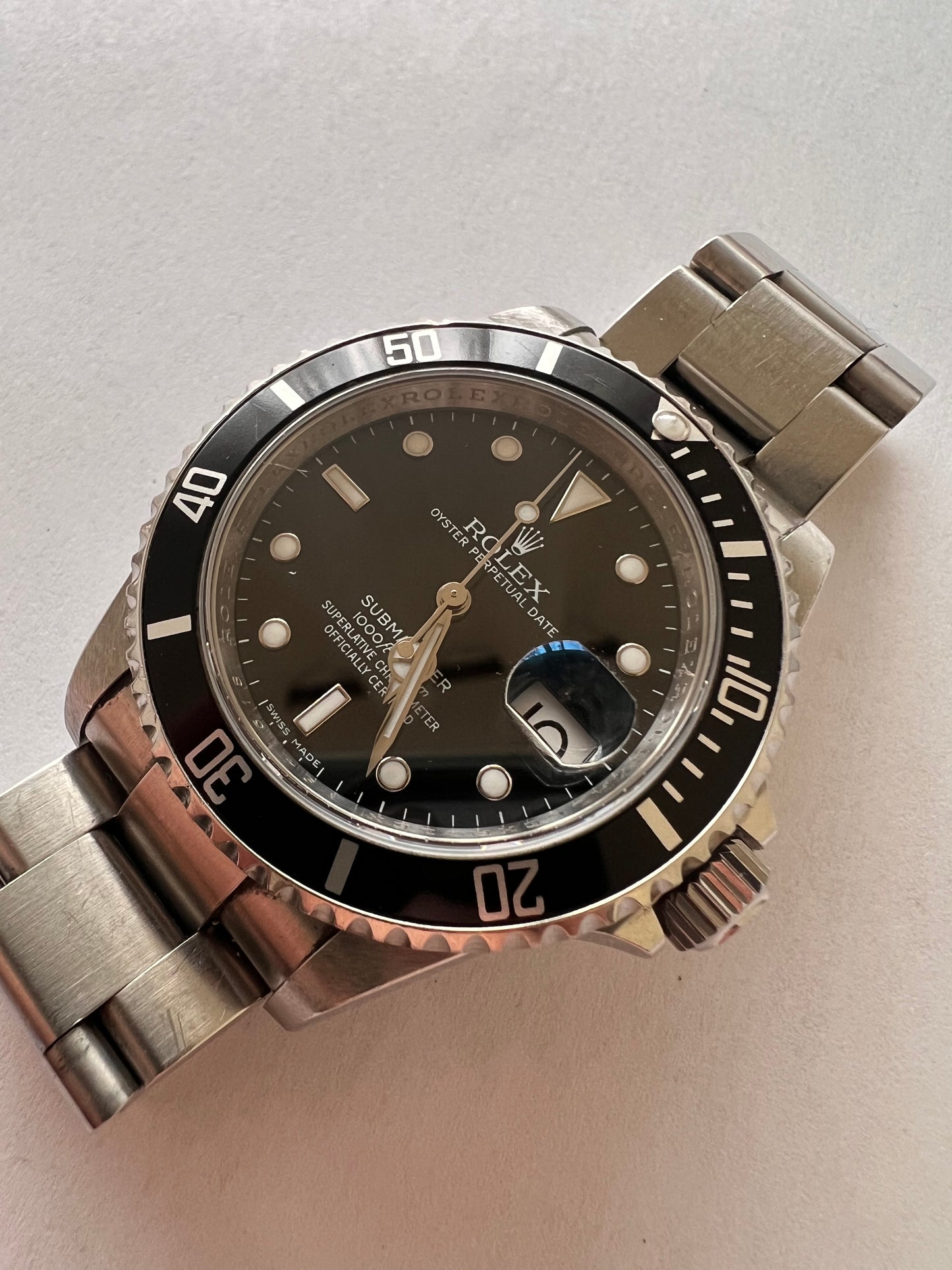 Rolex submariner 16610 rrr no holes
