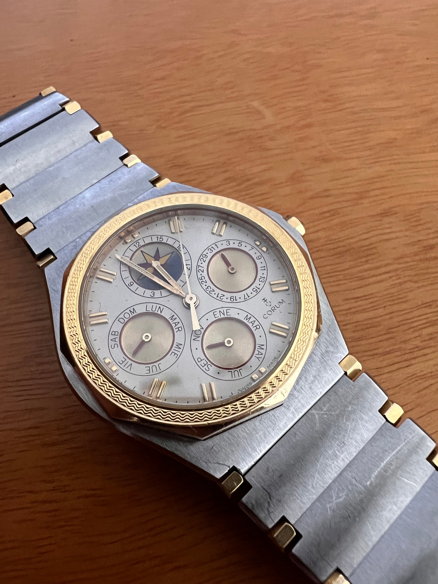 Corum 91.115.21 V-200