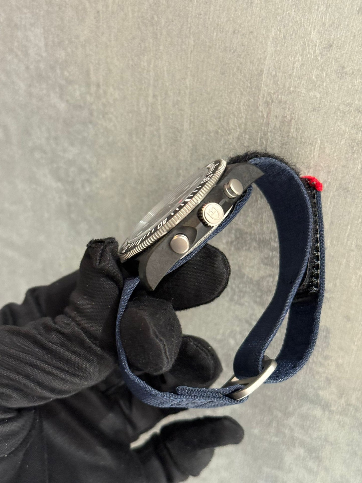 Tudor 25807KN
