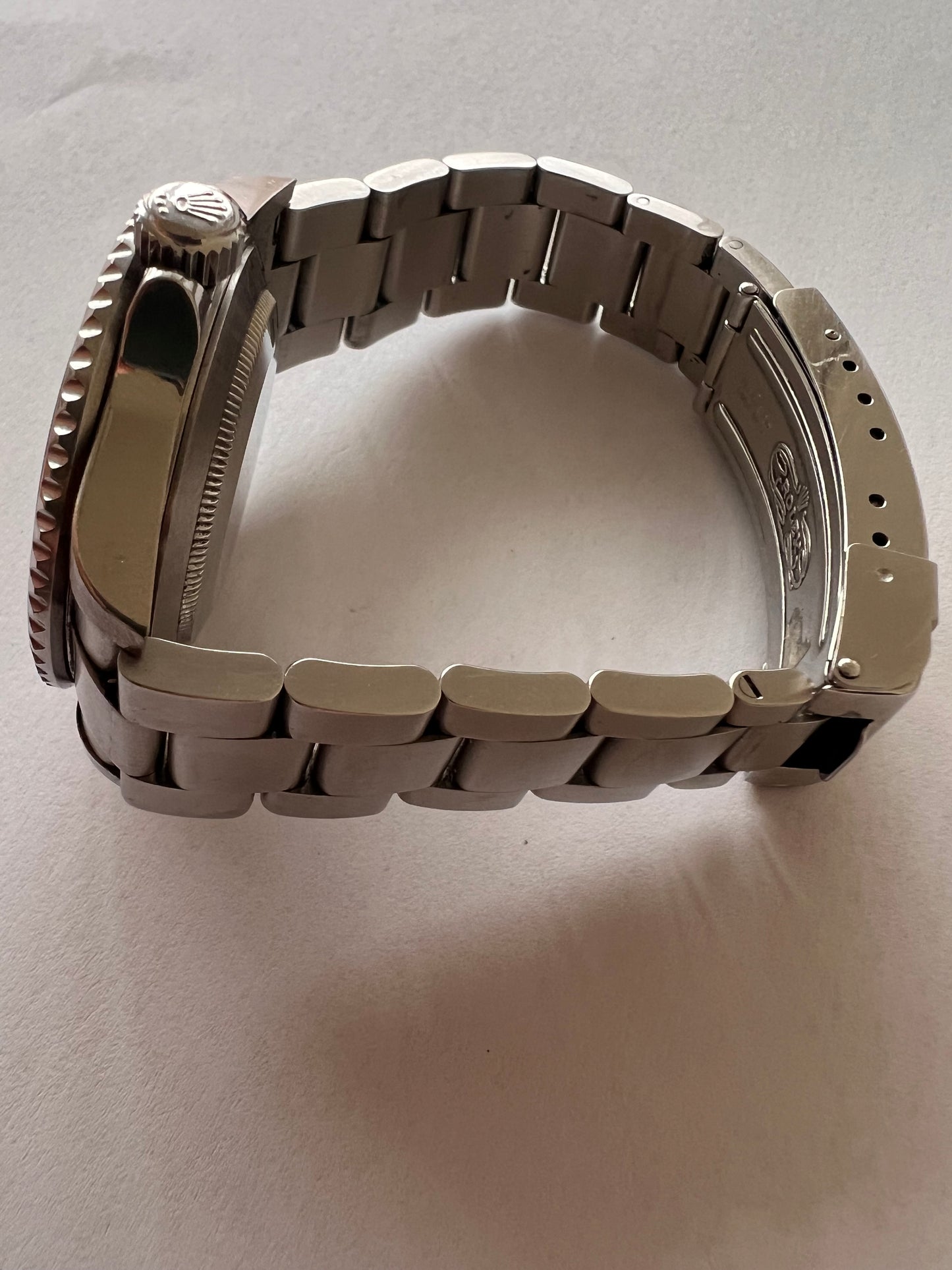 Rolex submariner 16610 rrr no holes