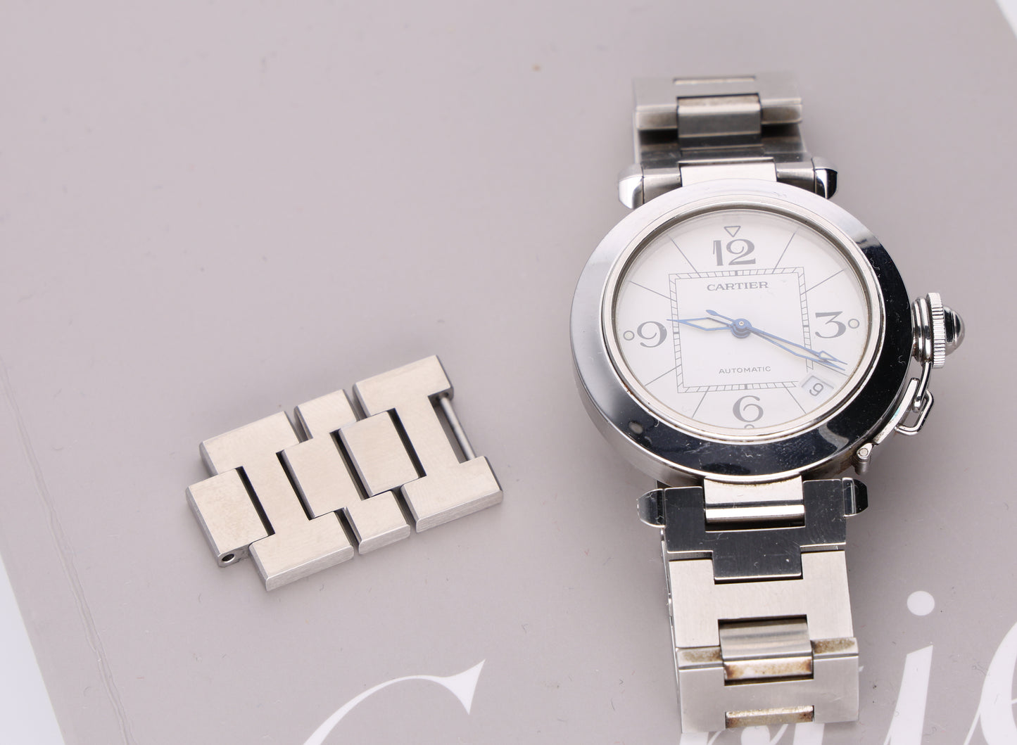 Cartier Pasha 2324 paper