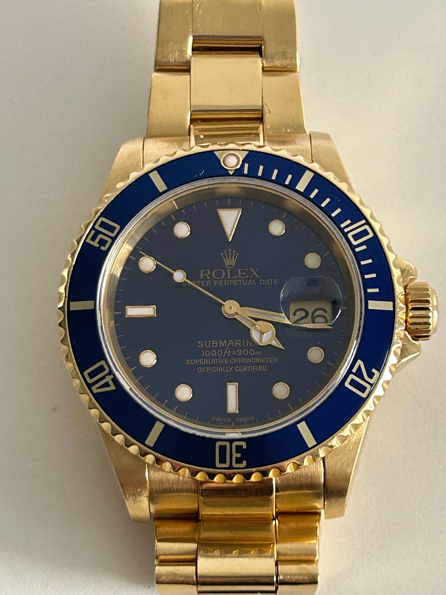 Rolex submariner 16618 no holes case