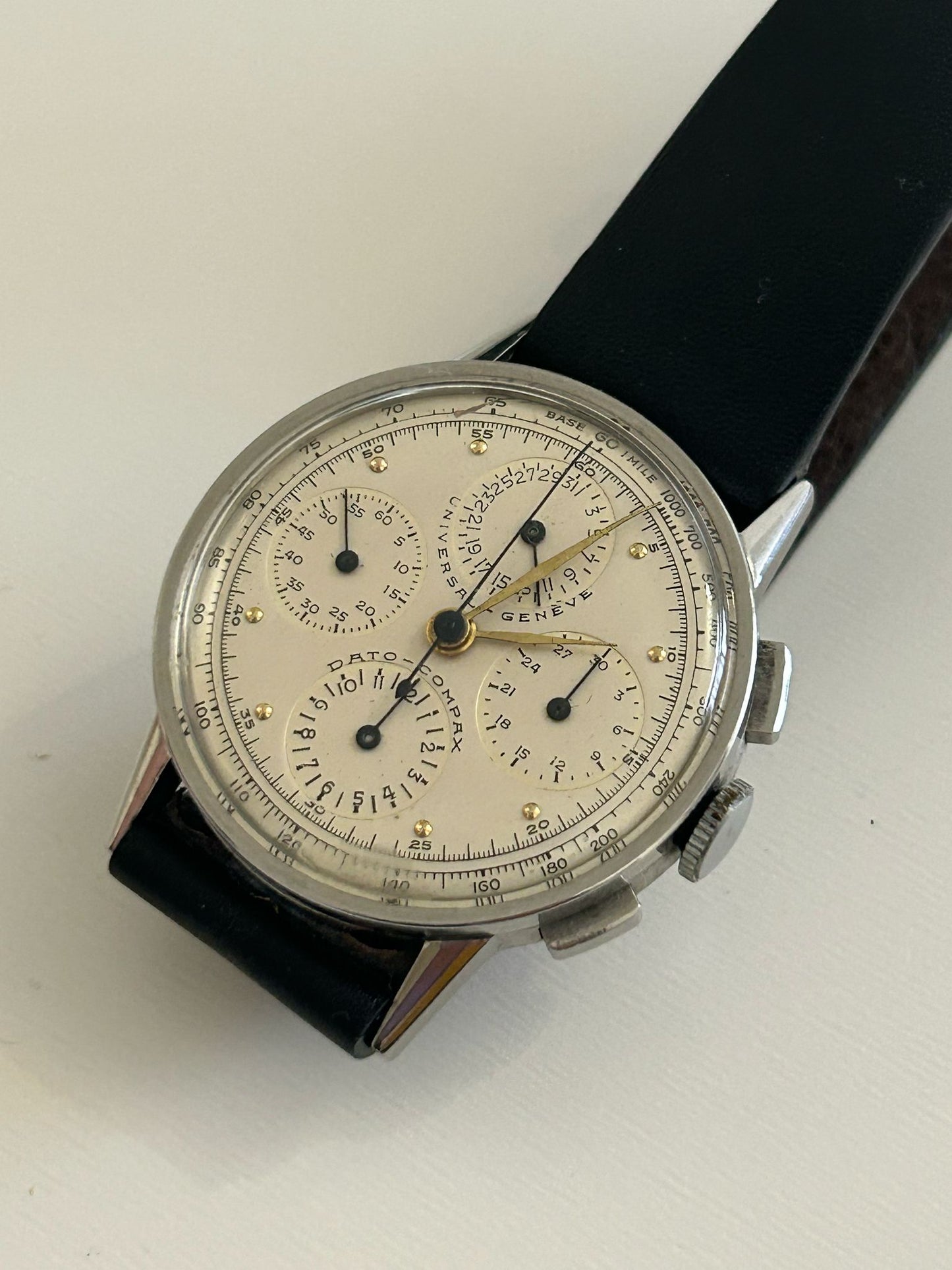 Universal Genève Dato Compax 22530