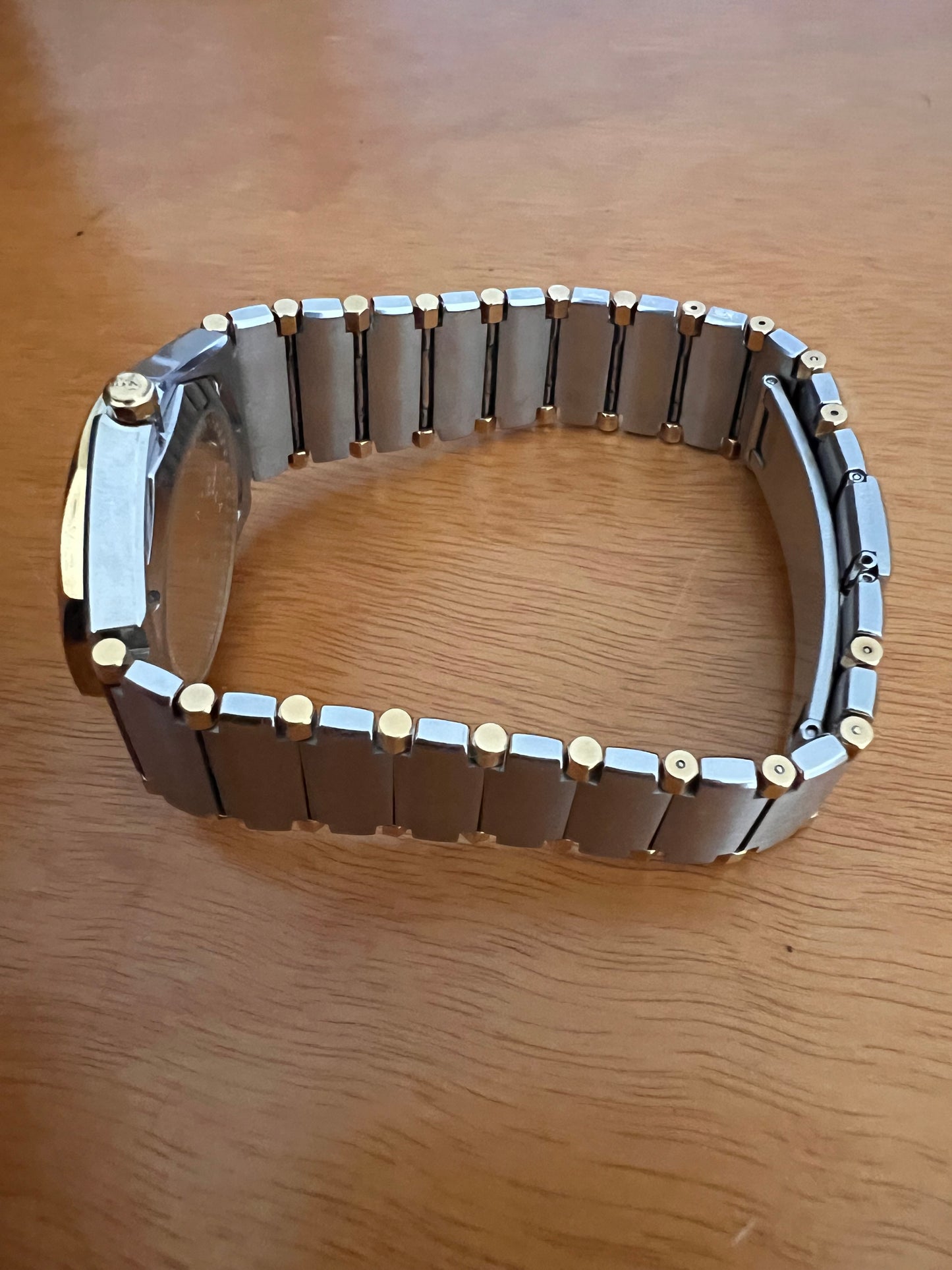 Corum 91.115.21 V-200