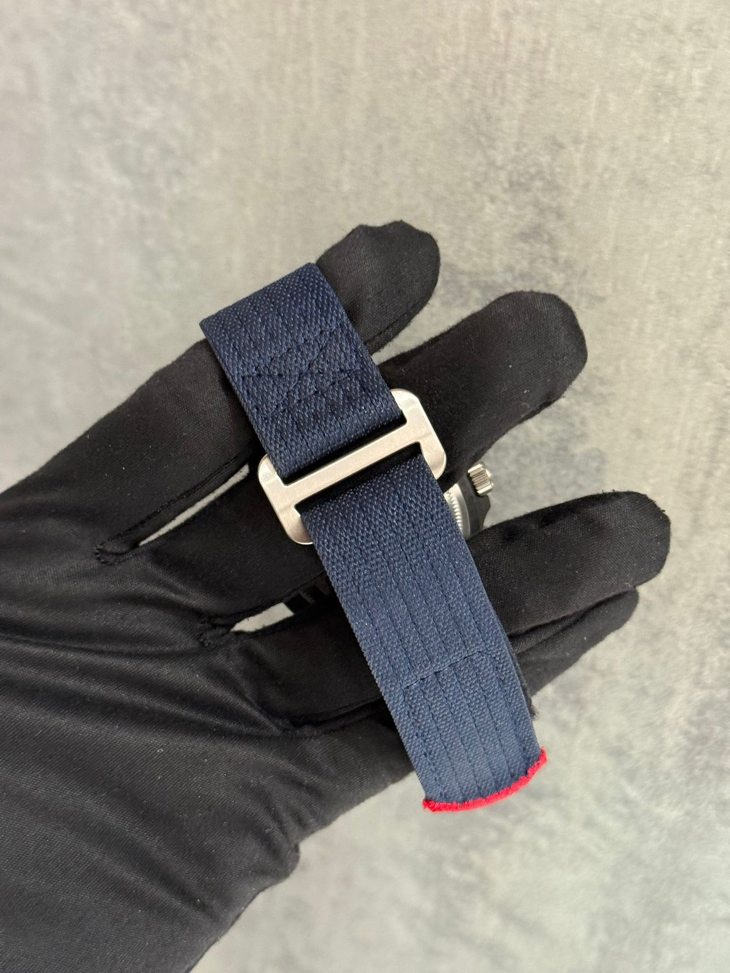 Tudor 25807KN