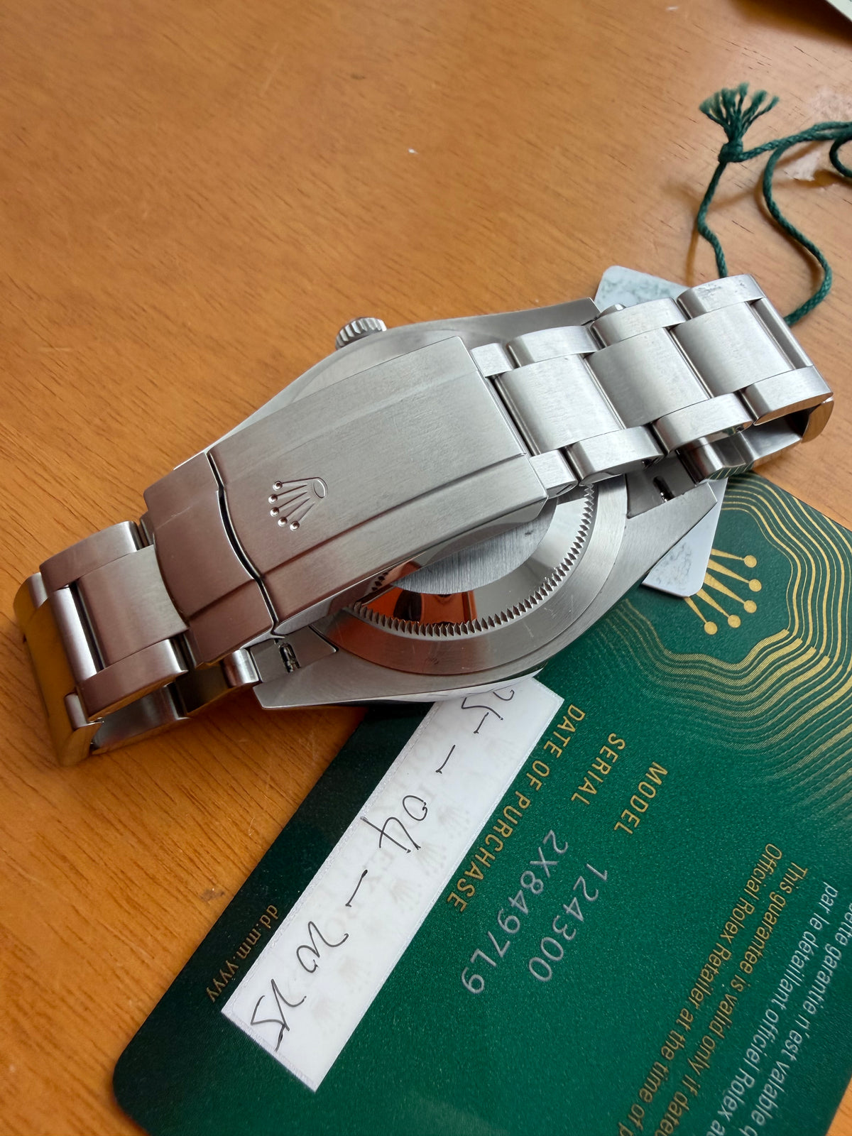Rolex oyster perpetual 124300 black