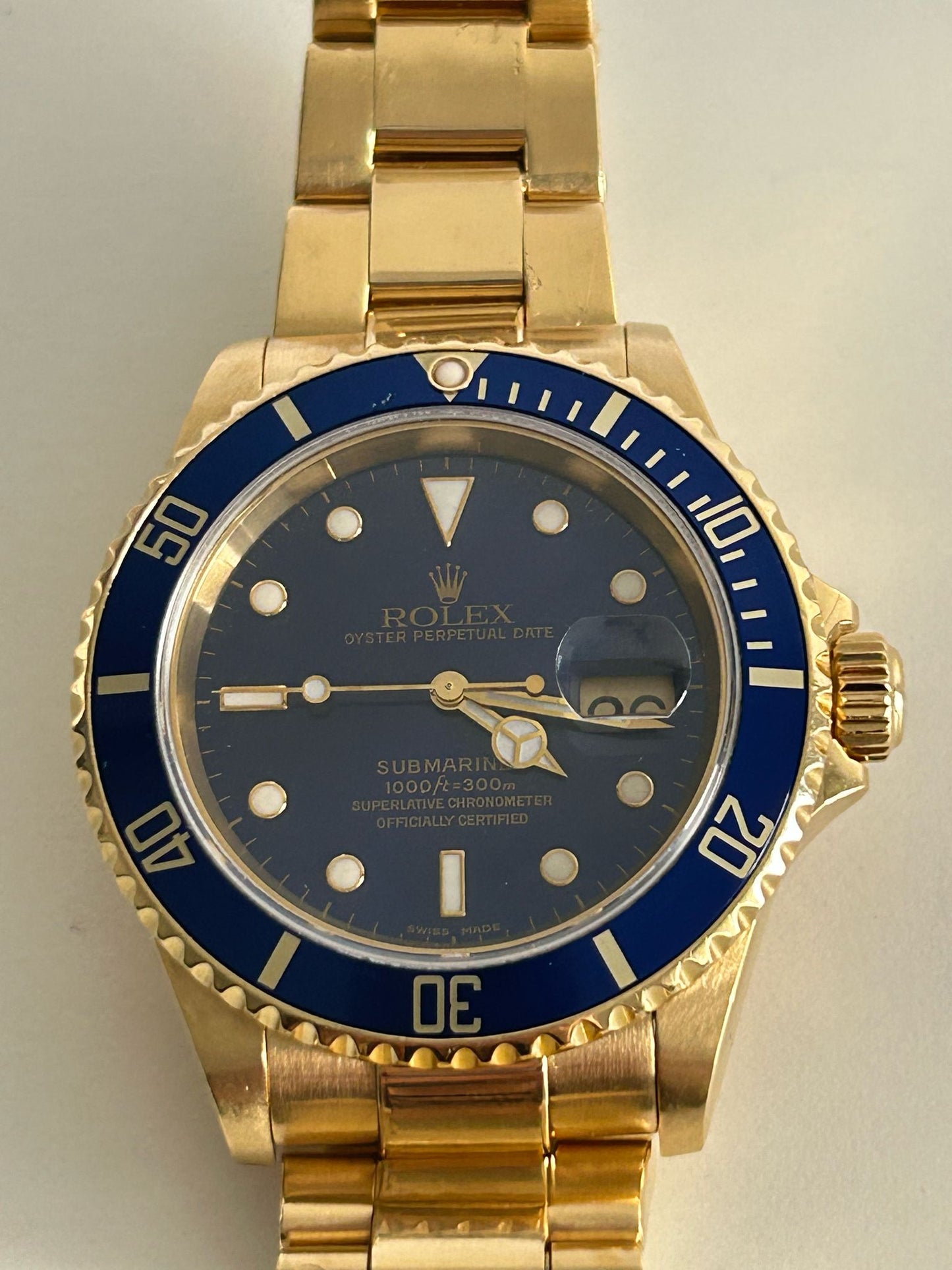 Rolex submariner 16618 no holes case