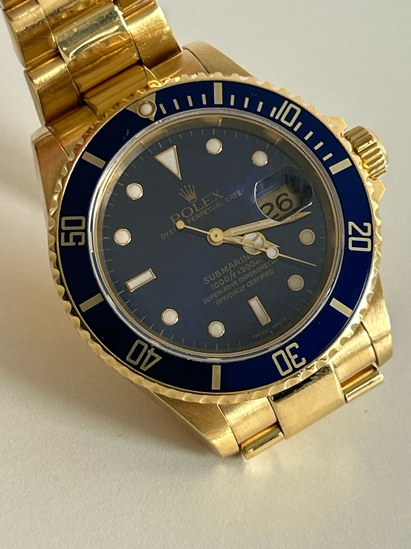 Rolex submariner 16618 no holes case