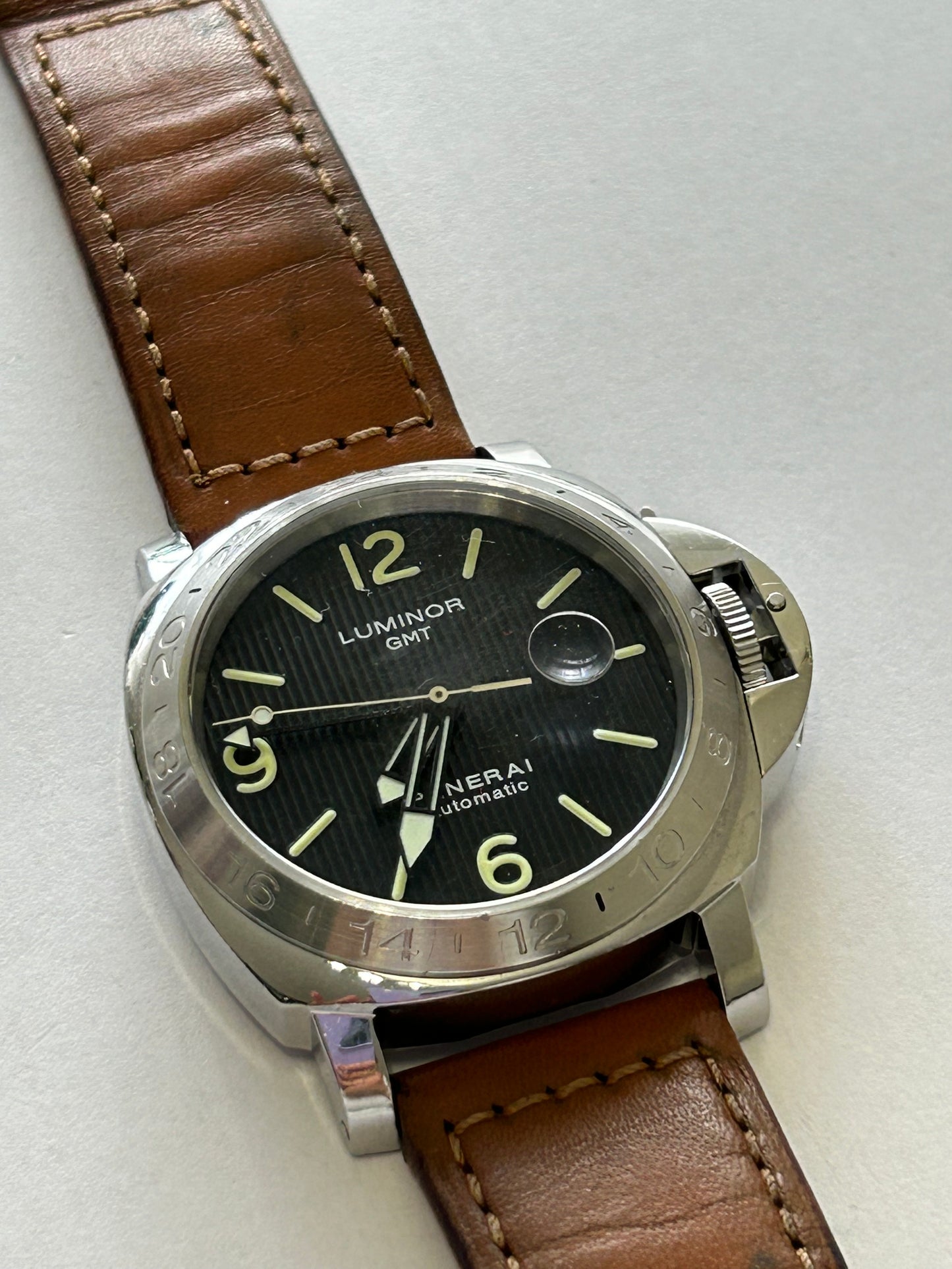 Panerai luminor gmt pam00029 tuxedo dial tritium
