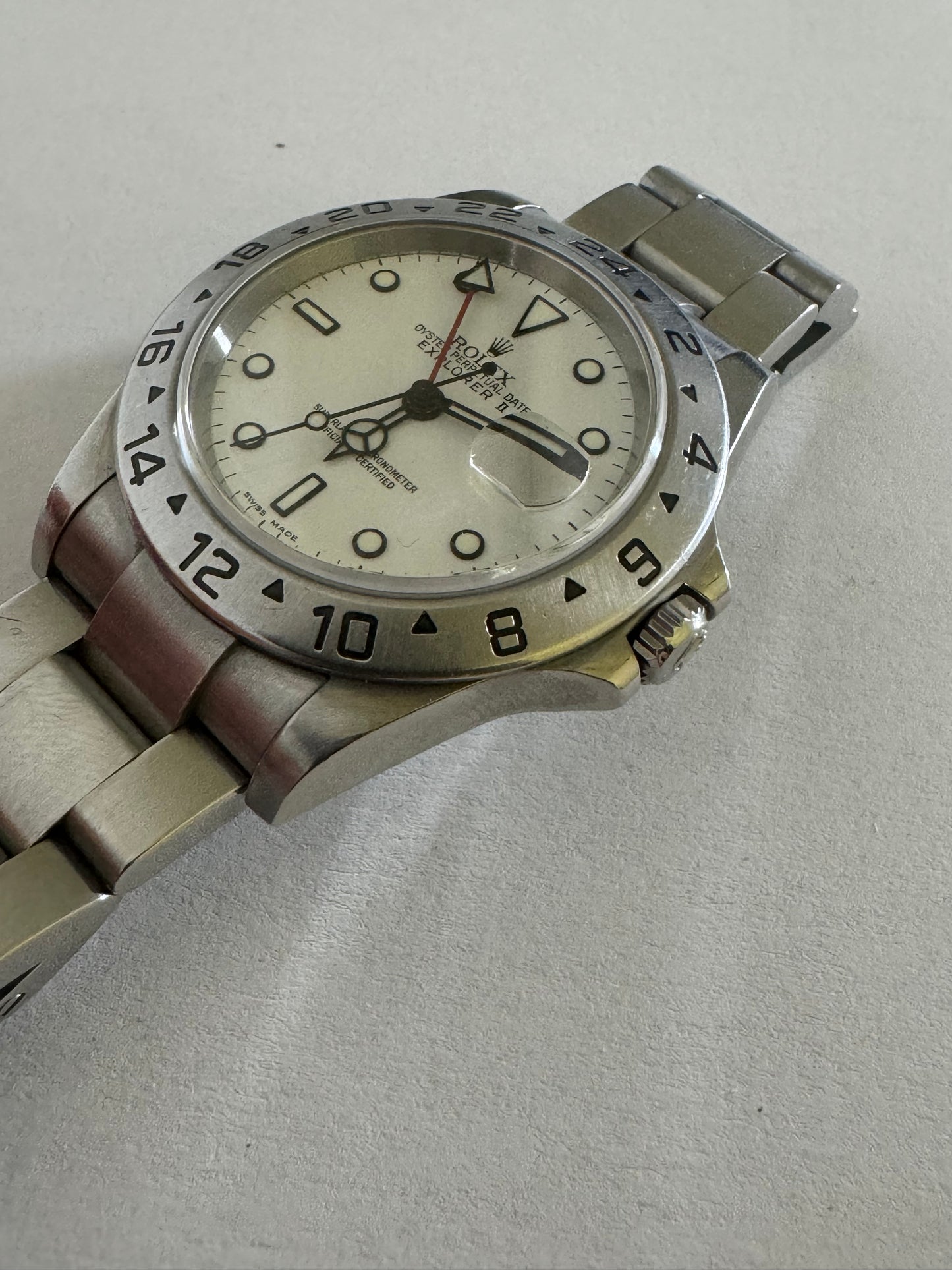 Rolex explorer 16570 no holes white dial