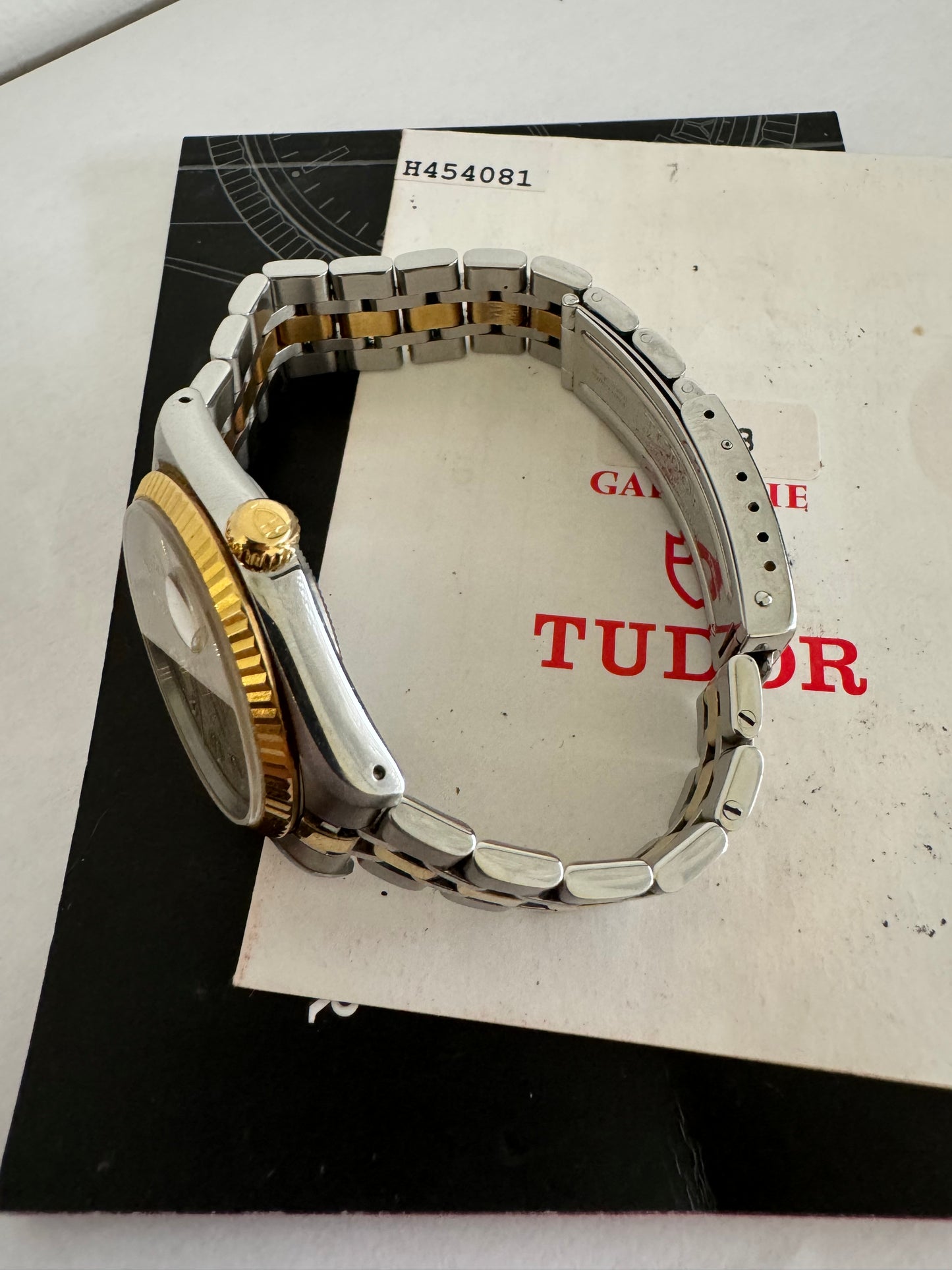 Tudor 74033 paper