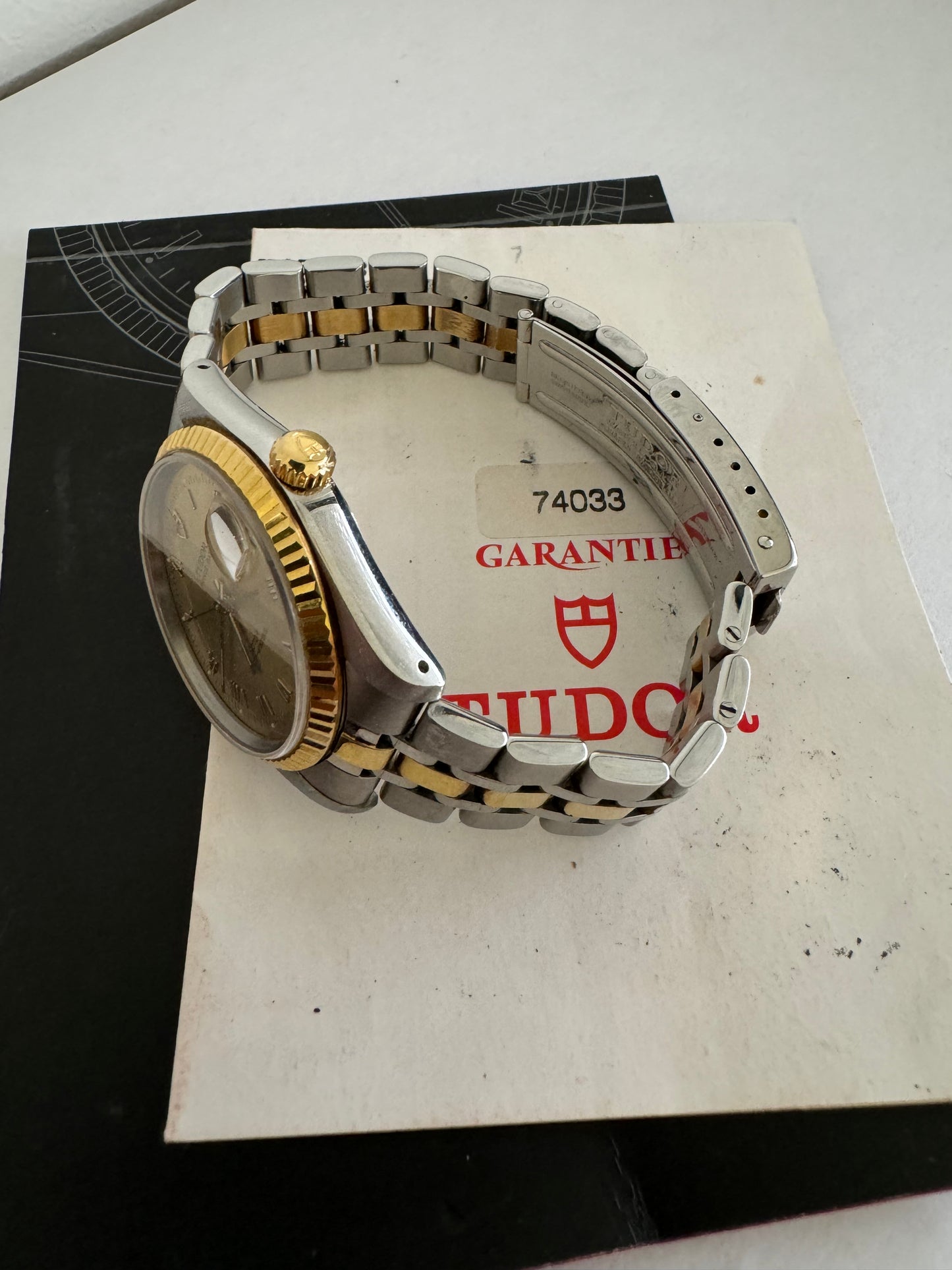 Tudor 74033 paper