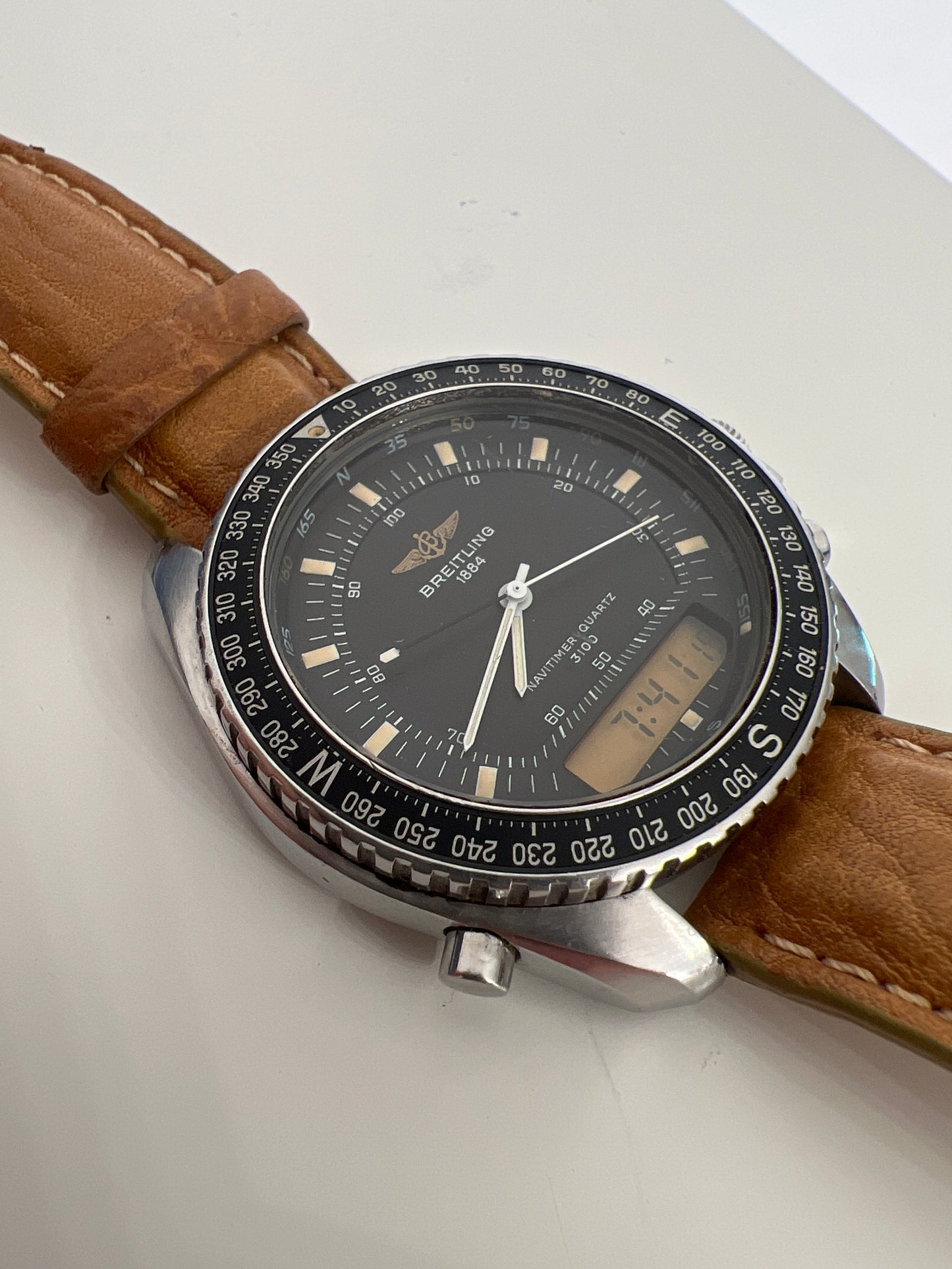 Breitling Navitimer Pluton A51037.