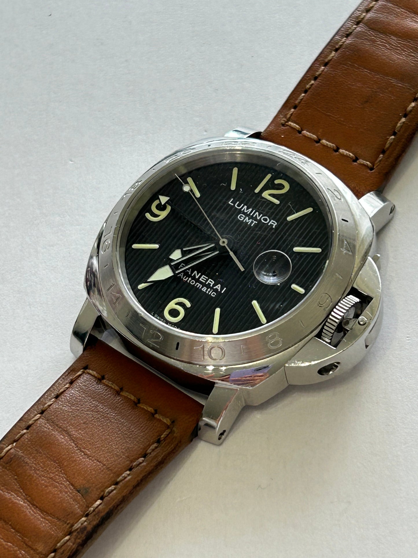 Panerai luminor gmt pam00029 tuxedo dial tritium
