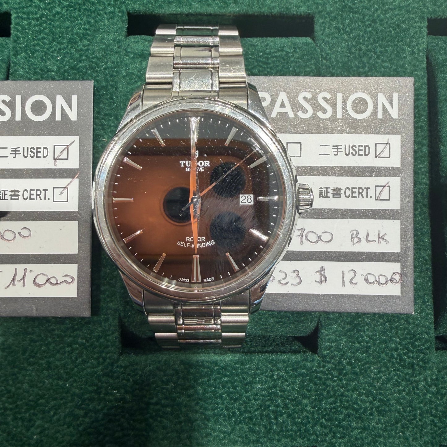 Tudor 12700