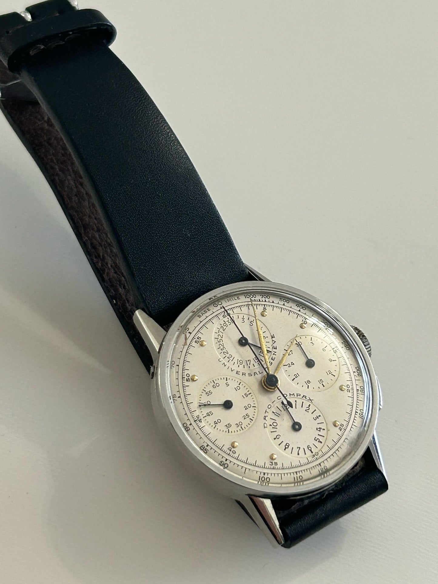 Universal Genève Dato Compax 22530