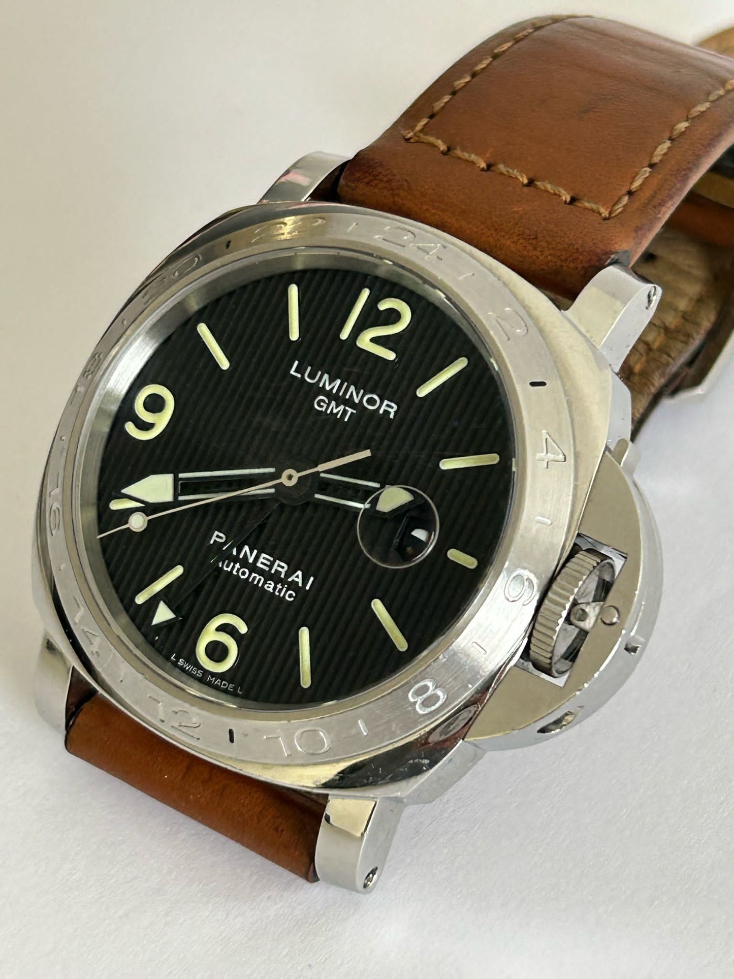 Panerai luminor gmt pam00029 tuxedo dial tritium