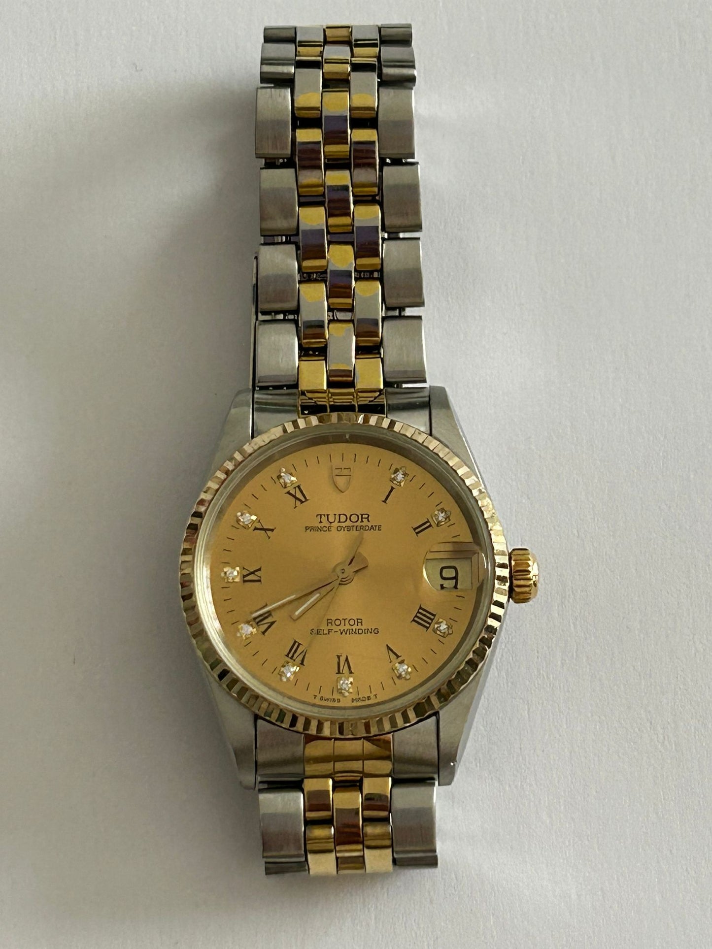 Tudor 72033 date paper