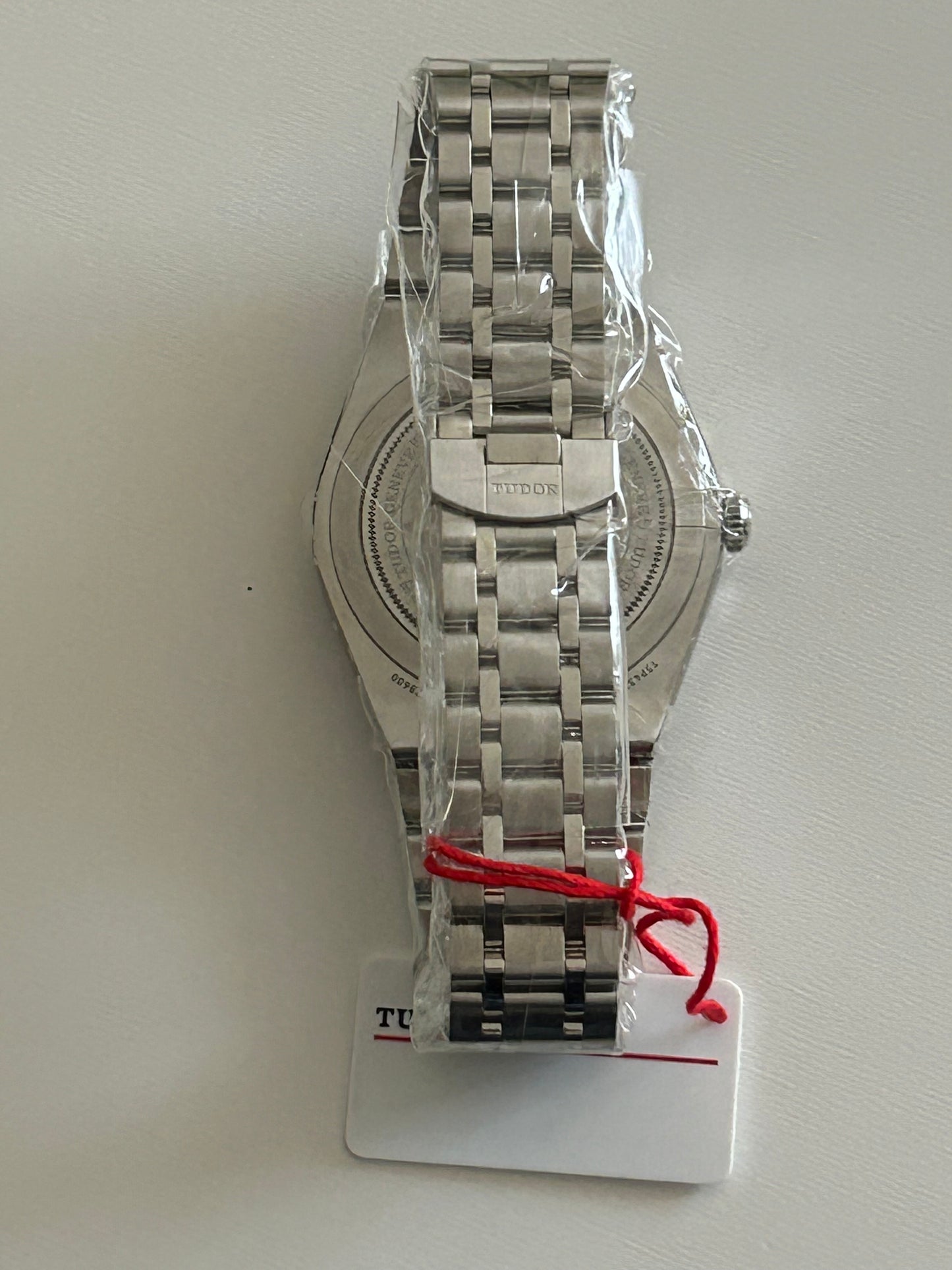 Tudor 28600 Royal