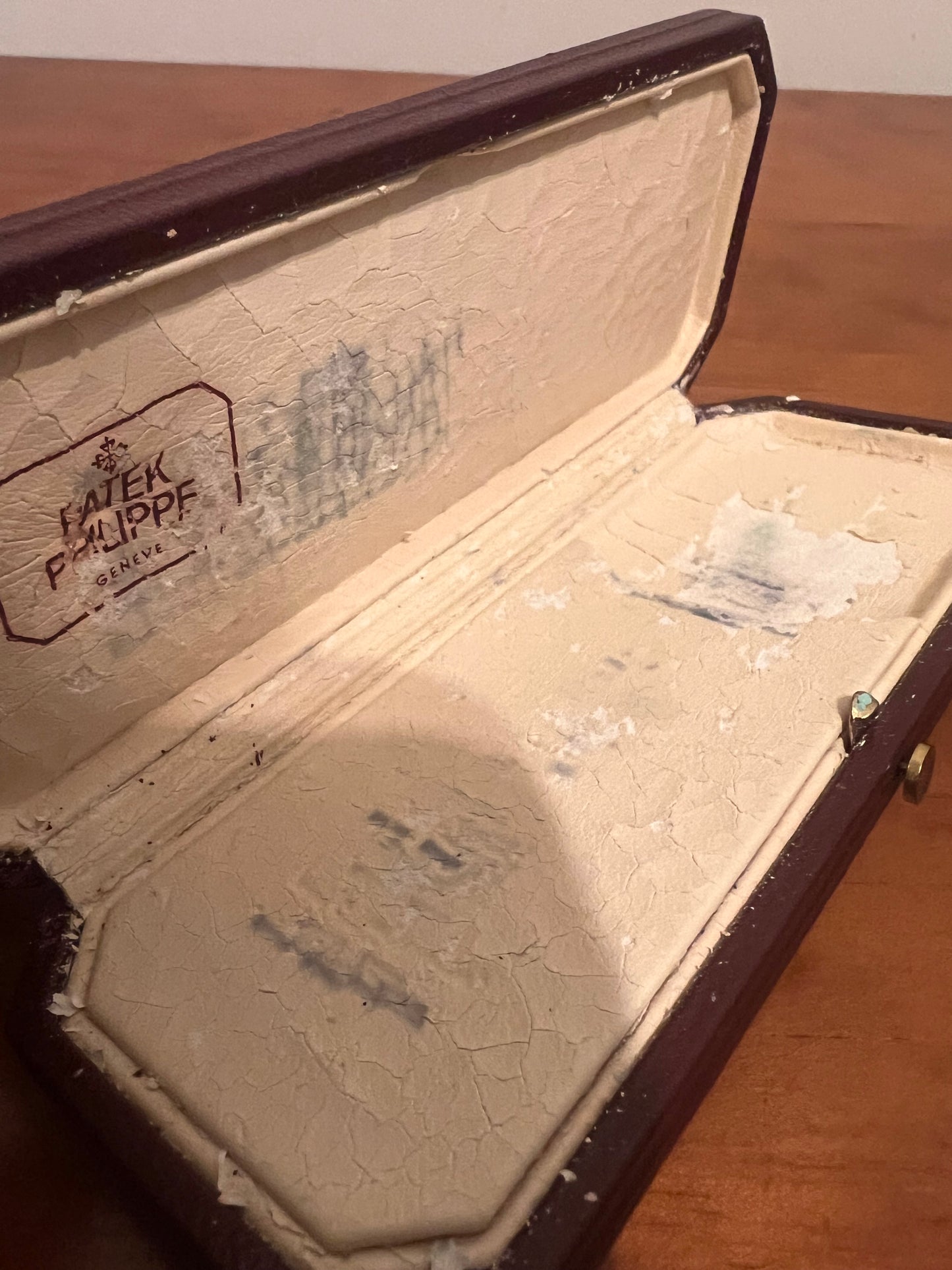 Patek Philippe box damaged