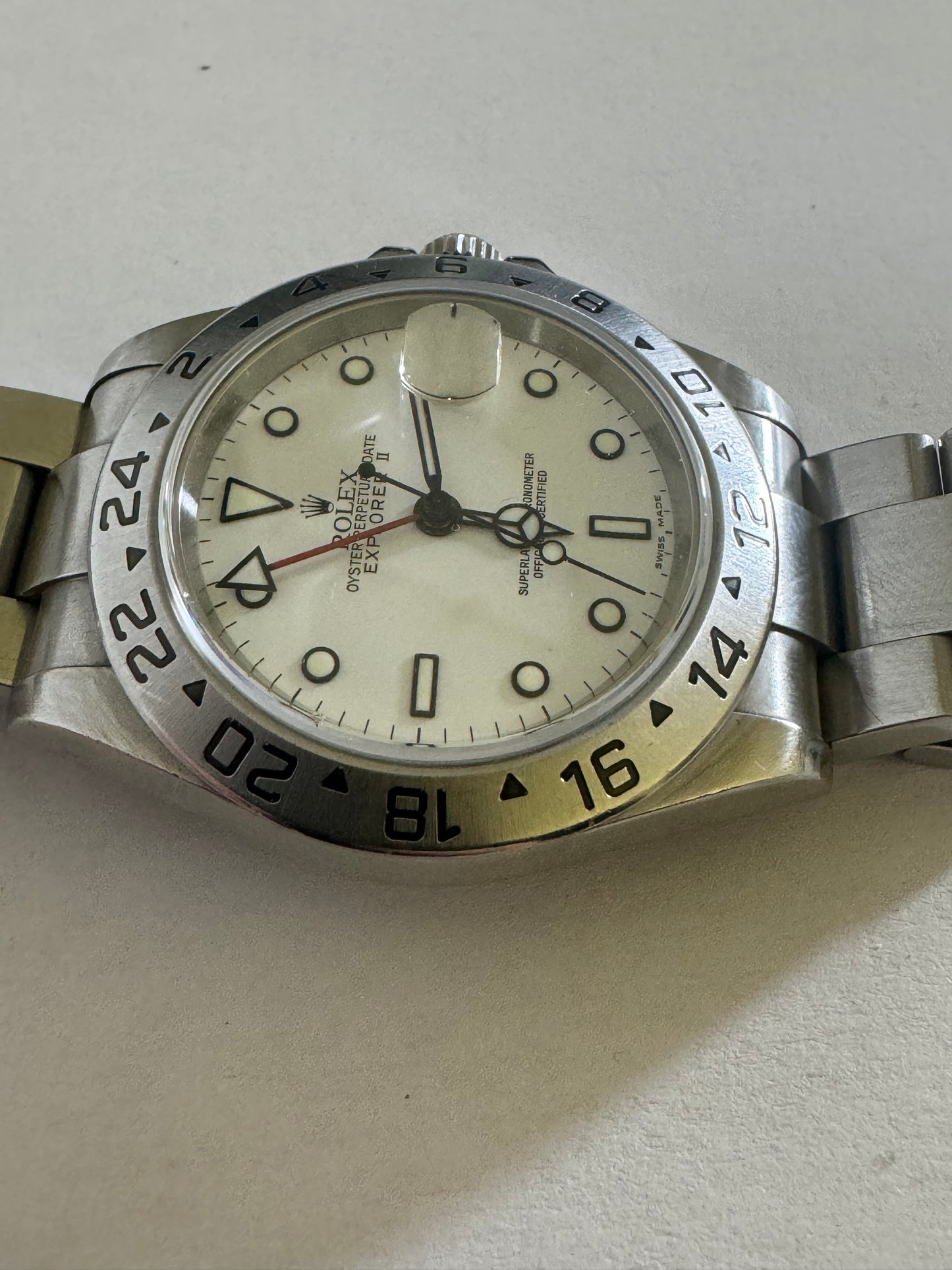 Rolex explorer 16570 no holes white dial