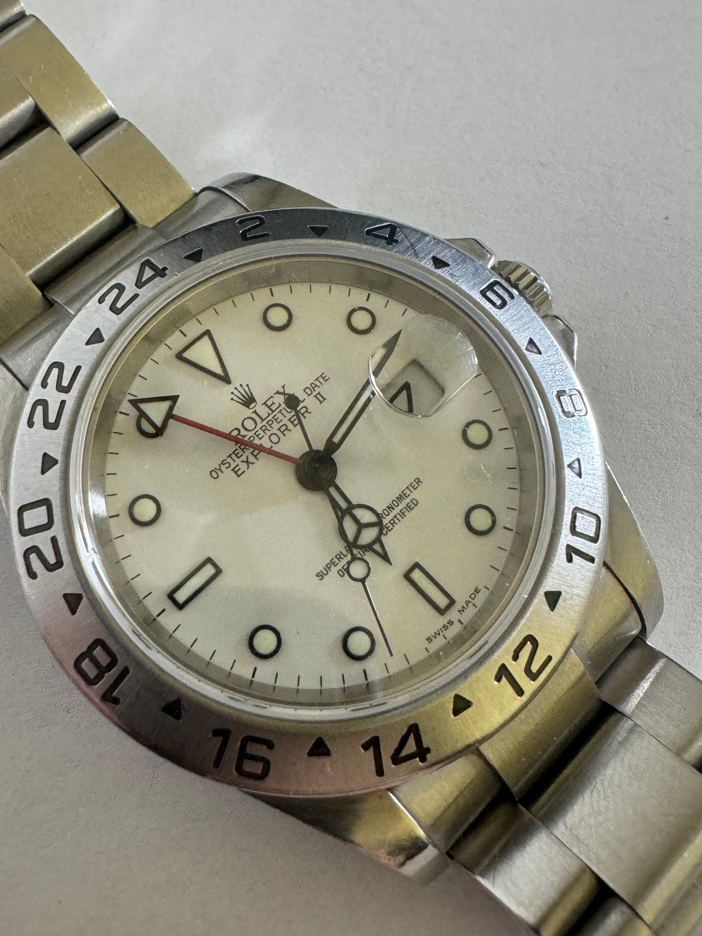 Rolex explorer 16570 no holes white dial