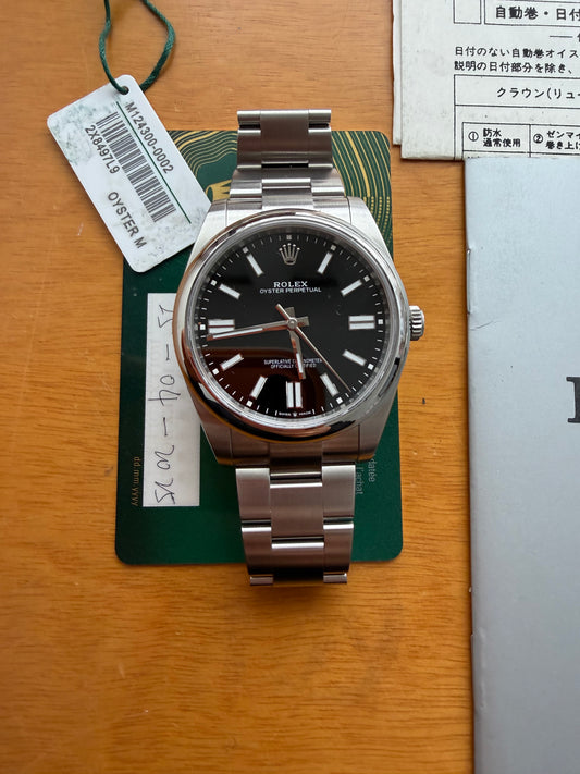 Rolex oyster perpetual 124300 black