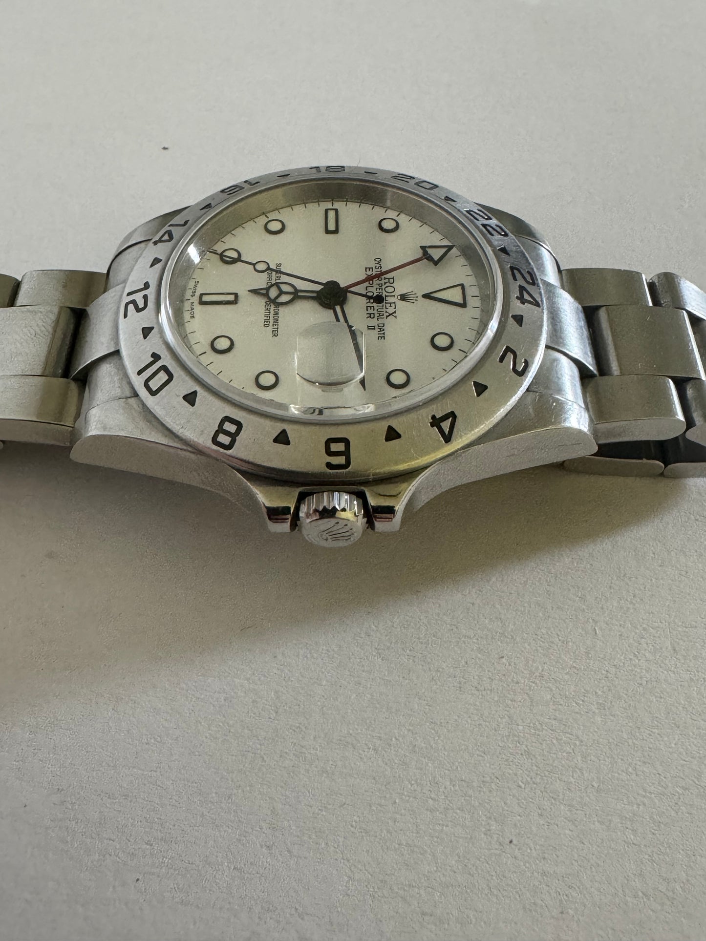 Rolex explorer 16570 no holes white dial