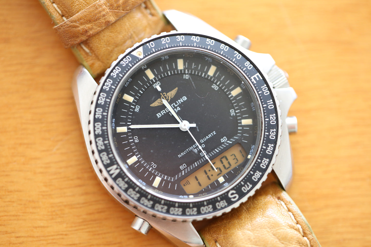 Breitling Navitimer Pluton A51037.