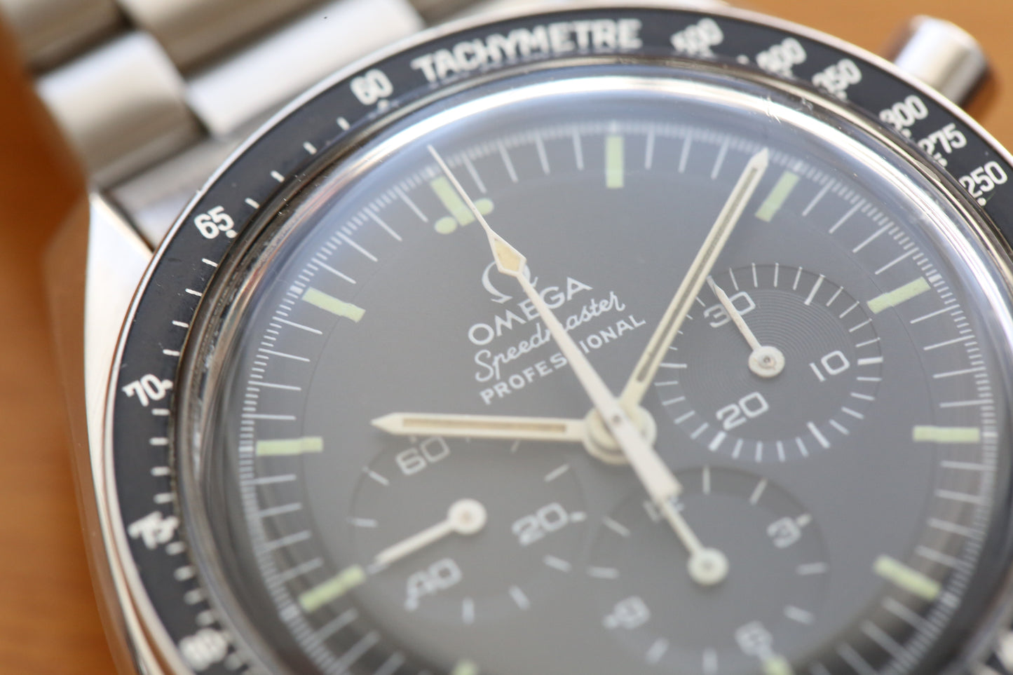 Omega Speedmaster 145.022 long S and R