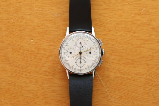 Universal Genève Dato Compax 22530