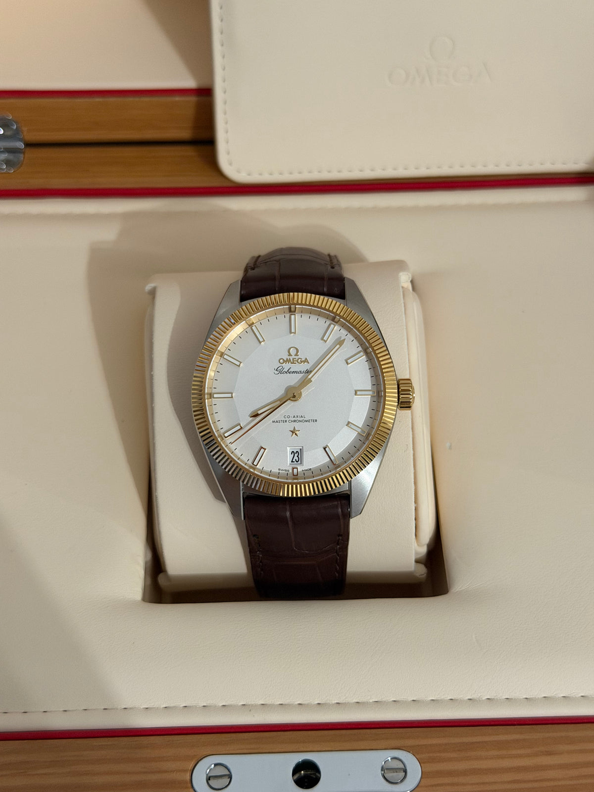 Omega Globemaster Constellation  130.23.39.21.02.001