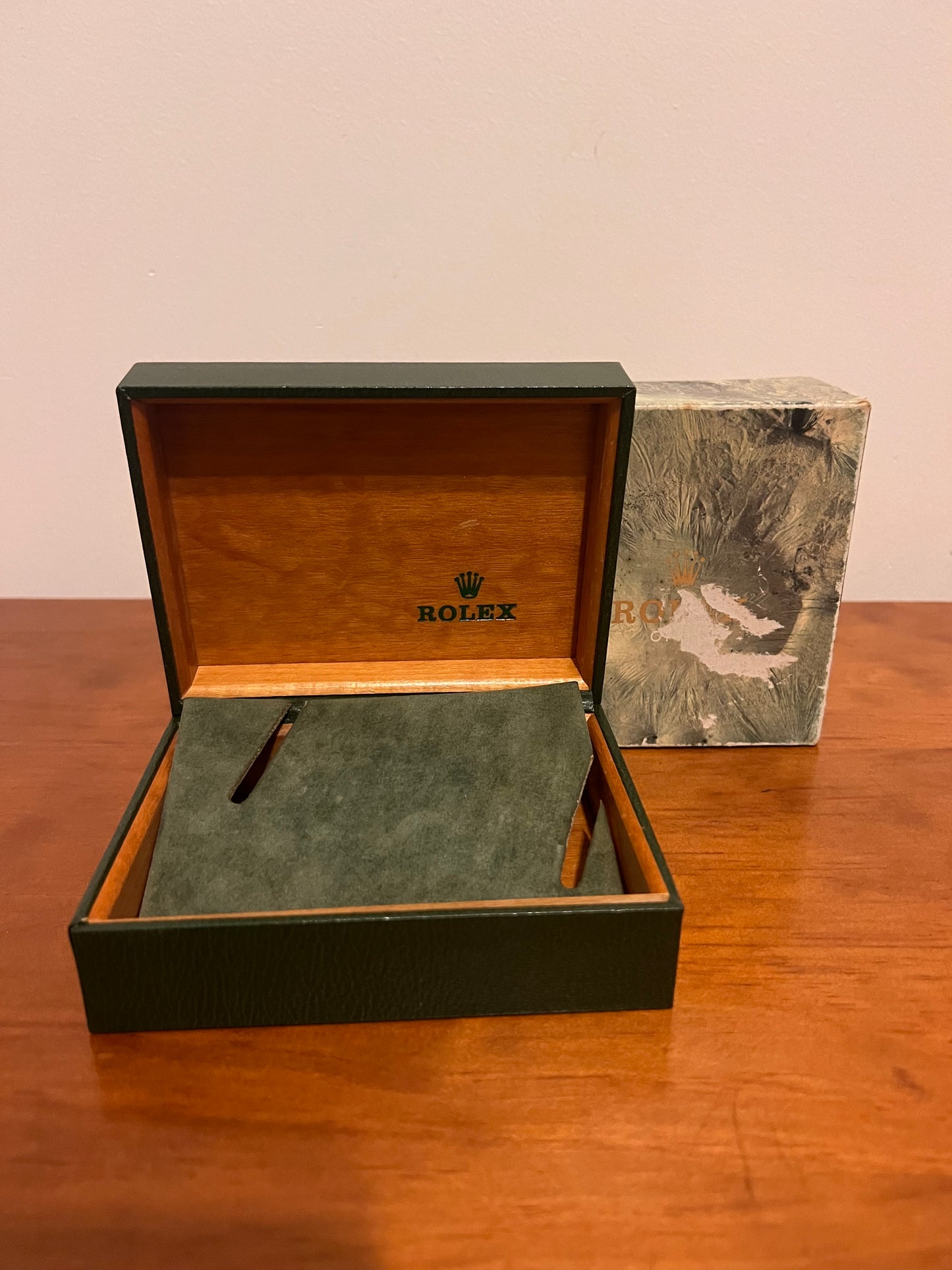 Rolex 10.00.01 box