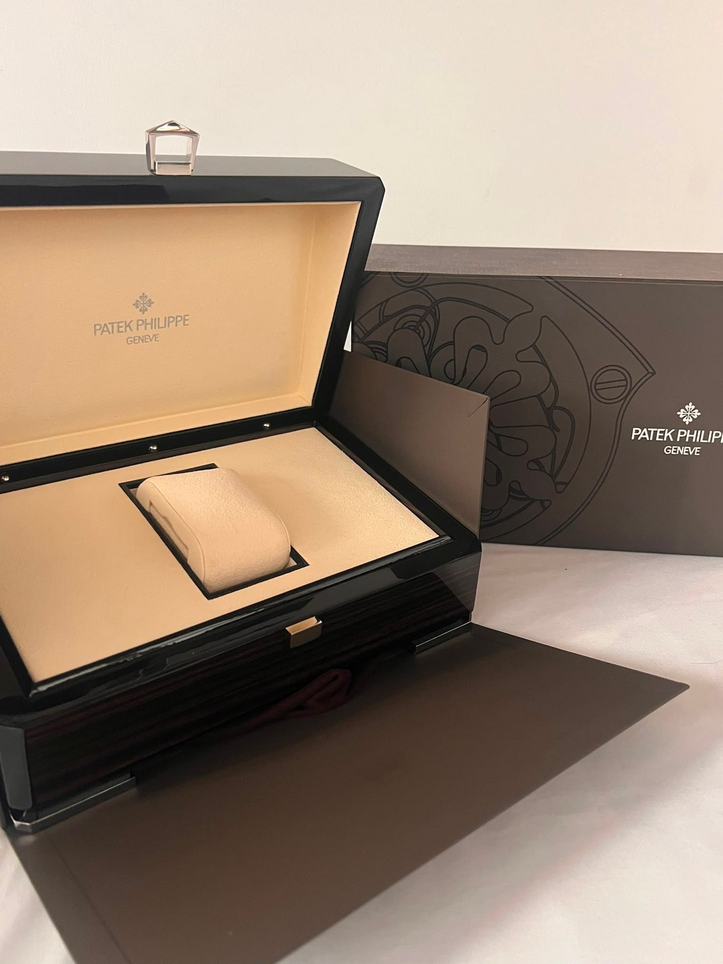 Patek Philippe complete box