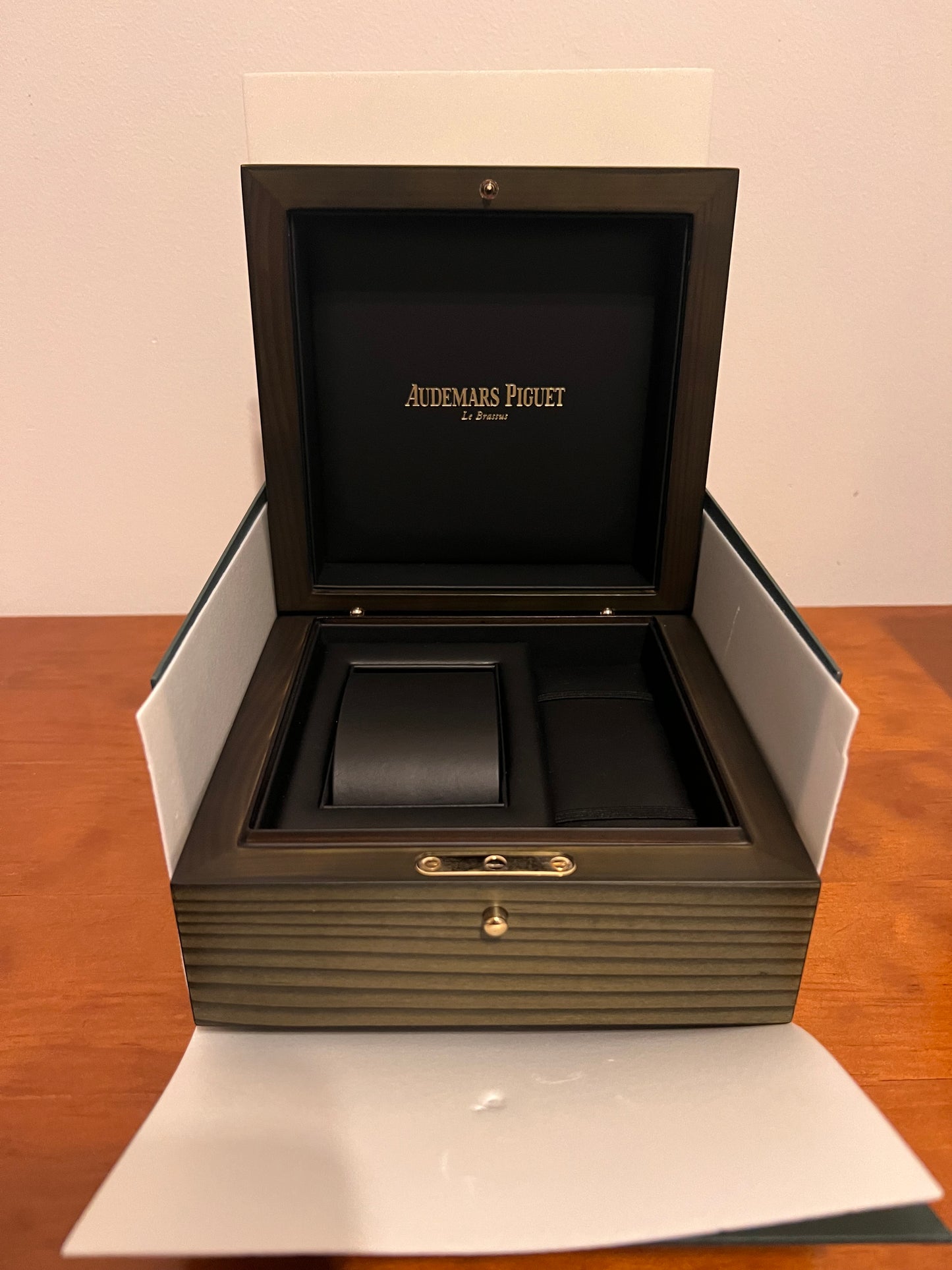 Audemars Piguet new wood box w