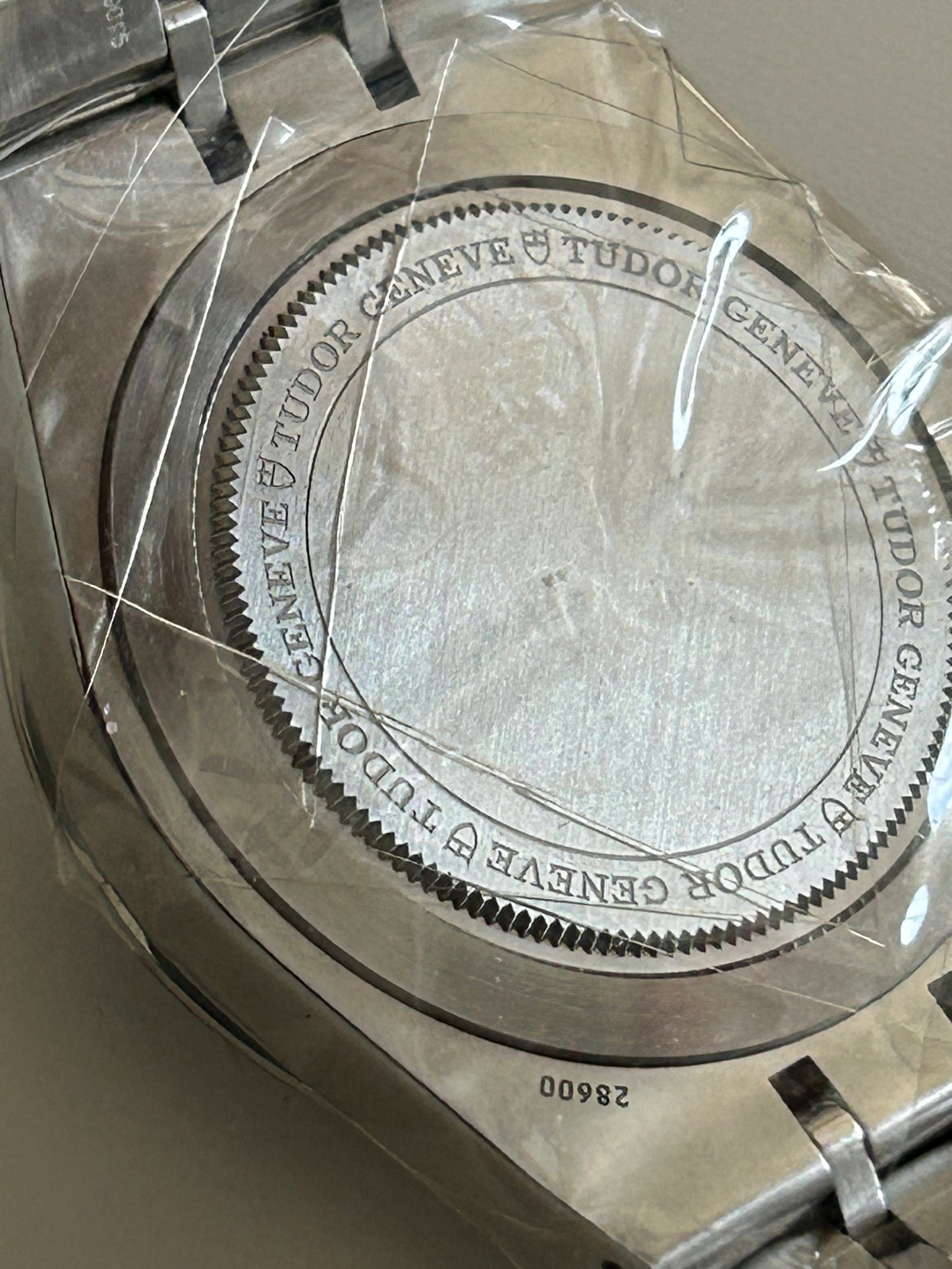 Tudor 28600 Royal
