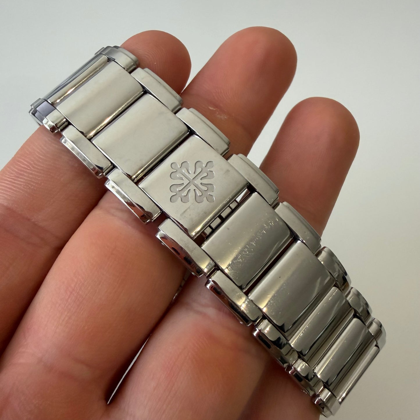 Patek Philippe 4910/10A-001