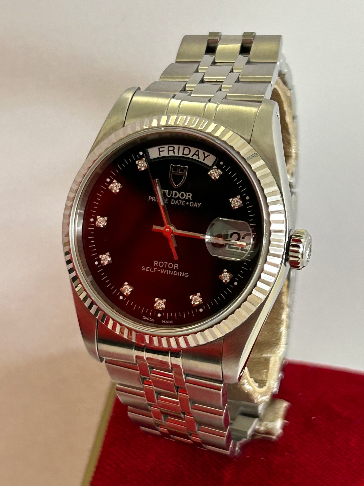 Tudor Prince Date Day 76214