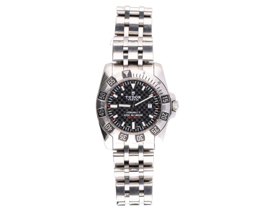 Tudor lady Carbon