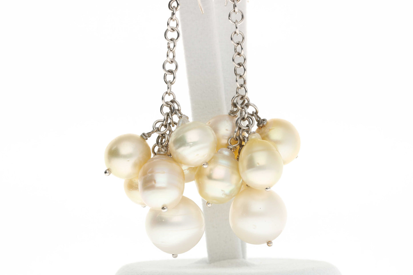 Orecchini in oro bianco 18kt con perle